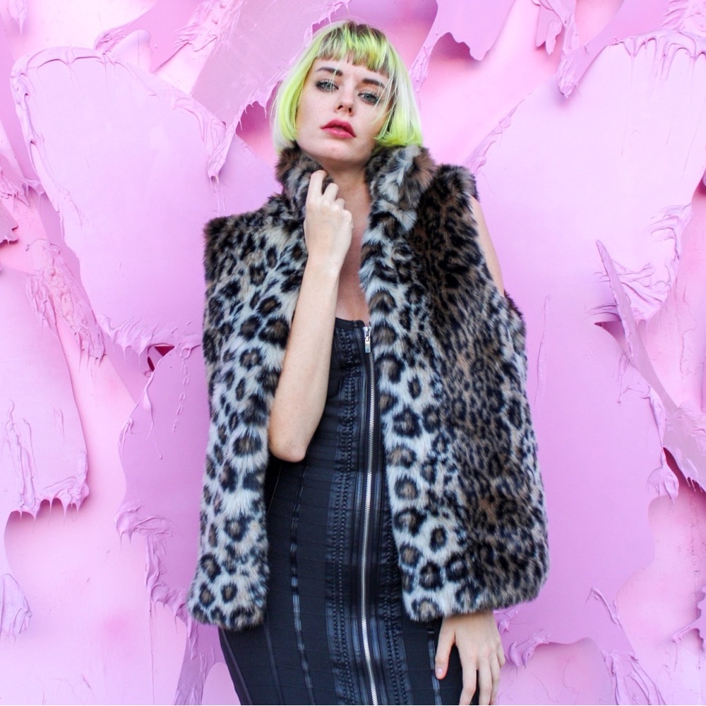 Stylish Leopard Print Faux Fur Vest